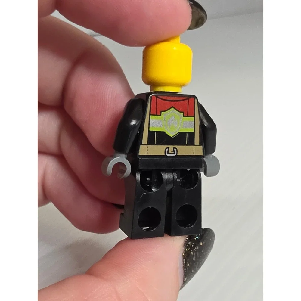LEGO Minifigure‎ Small Black Yellow Excellent cty0642